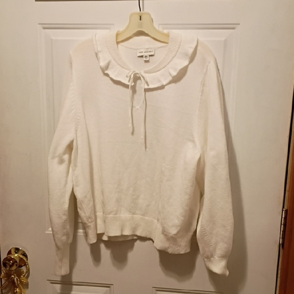 Ann Taylor Women's White Crew Neck Sweater